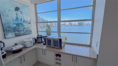 AMAZING 2 BEDROOMS 2 BATHS IN THE HEART OF SUNNY ISLES BEACH - photo 32