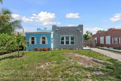 Beautifully blending historic character with modern updates - photo 2