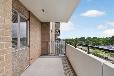 Take a look at this beautiful and spacious 3-bedroom, 3-bathroom - photo 24