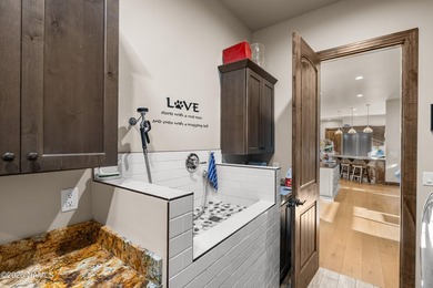 There are homes that impress, and there are homes that leave a - photo 41