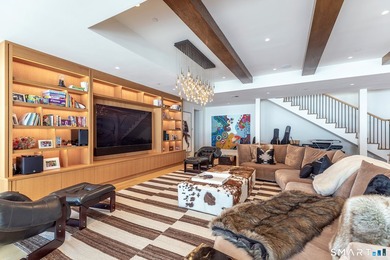Refined Luxury. Rare Direct Lakefront Home within the Coveted - photo 10