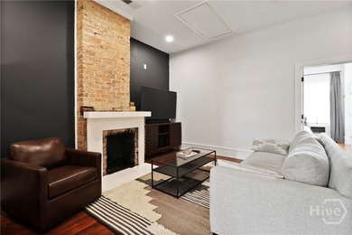 EXECUTIVE RENTAL! SOLD FULLY FURNISHED! Why rent when you can - photo 2