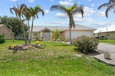 South Bend Port St. Lucie ** Split 3 Bedroom 2 Bath / 2 Car - photo 3