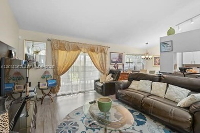 South Bend Port St. Lucie ** Split 3 Bedroom 2 Bath / 2 Car - photo 5