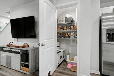 Welcome to your next home or investment opportunity! This - photo 11