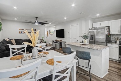 Welcome to your next home or investment opportunity! This - photo 12