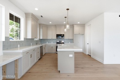 A new benchmark for Provo luxury living is rising just minutes - photo 12