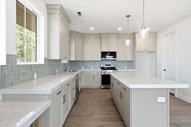 A new benchmark for Provo luxury living is rising just minutes - photo 13