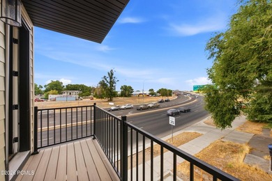 A new benchmark for Provo luxury living is rising just minutes - photo 15