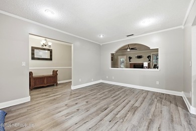 Welcome home to this beautifully maintained all-brick 3-bedroom - photo 17