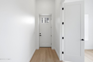 A new benchmark for Provo luxury living is rising just minutes - photo 17
