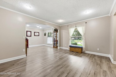 Welcome home to this beautifully maintained all-brick 3-bedroom - photo 19