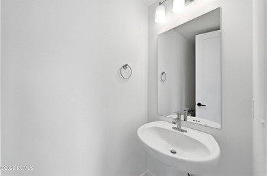 A new benchmark for Provo luxury living is rising just minutes - photo 22