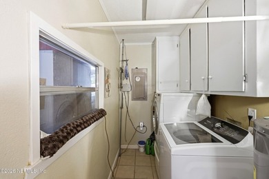 Welcome home to this beautifully maintained all-brick 3-bedroom - photo 31