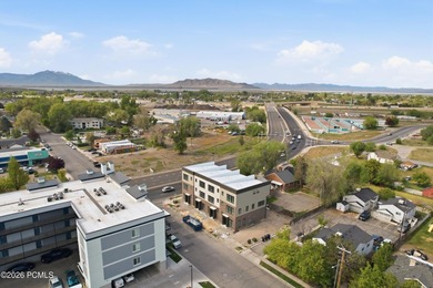A new benchmark for Provo luxury living is rising just minutes - photo 39