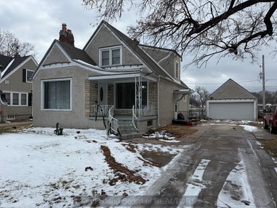 Lake Home For Sale in Grand Island, Nebraska