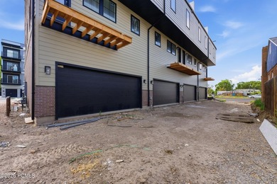 A new benchmark for Provo luxury living is rising just minutes - photo 41