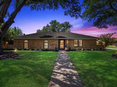 Lake Ray Hubbard Home For Sale in Sunnyvale Texas