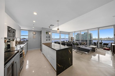 Incredible value in Blue Bay Tower! This high-floor 3-bed, 2 - photo 1