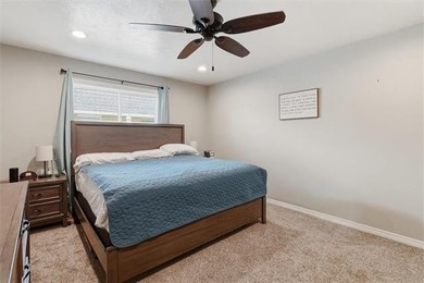 Enjoy the convenience of this desirable and well established - photo 11