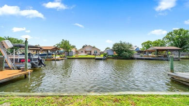 Welcome to 1319 Capri Drive, an end-unit waterfront townhome - photo 12