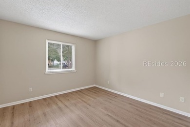 Lovely villa on the south end perfect for full-time residents or - photo 12