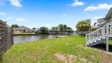 Welcome to 1319 Capri Drive, an end-unit waterfront townhome - photo 13