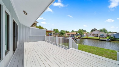 Welcome to 1319 Capri Drive, an end-unit waterfront townhome - photo 15
