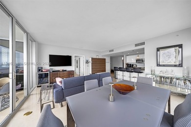 Incredible value in Blue Bay Tower! This high-floor 3-bed, 2 - photo 9