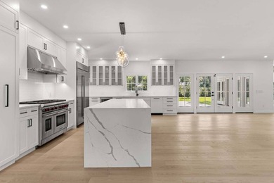 New custom home that blends modern and traditional living - photo 19