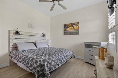 QUICK SAILBOAT ACCESS! Impressive 3-bedroom, 2.5-bath, 3-car - photo 20