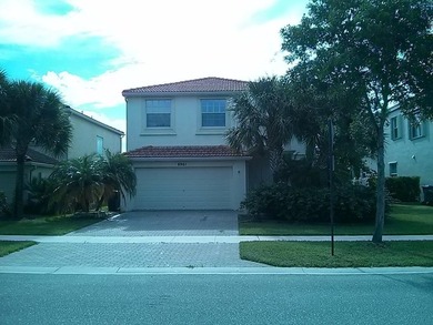 Welcome to this exceptional 5-bedroom, 2.5-bathroom residence in - photo 1