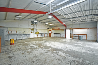 2 BLDGS = 4,592 SQFT, 9.977 ACRES, 1 MILE TO LEGENDARY LAKE FORK - photo 17