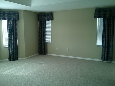 Welcome to this exceptional 5-bedroom, 2.5-bathroom residence in - photo 6
