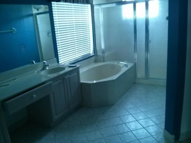 Welcome to this exceptional 5-bedroom, 2.5-bathroom residence in - photo 7