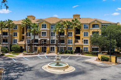 Welcome to Villa Medici - a beautifully updated condo in - photo 1