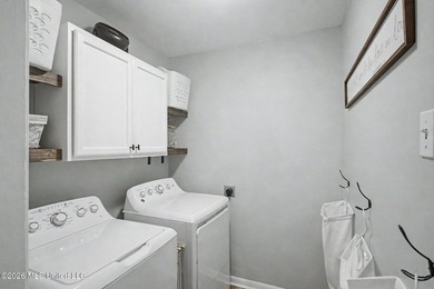 Conveniently located close to the beach, shopping, dining, and - photo 7