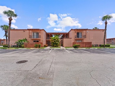 Beautifully renovated condominium in the heart of Miami Lakes - photo 1