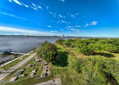 Exceptional Waterfront Lot with Unmatched Amenities! Discover a - photo 11