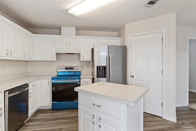Welcome to 643 Downhaul Drive, a well-maintained, all-brick home - photo 13