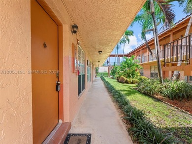 Beautifully renovated condominium in the heart of Miami Lakes - photo 5