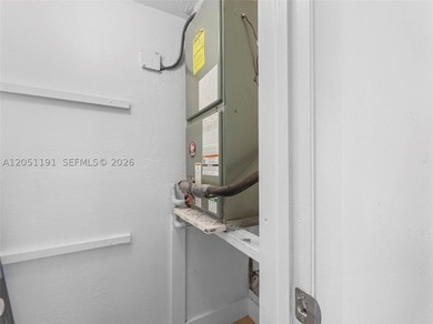Beautifully renovated condominium in the heart of Miami Lakes - photo 7