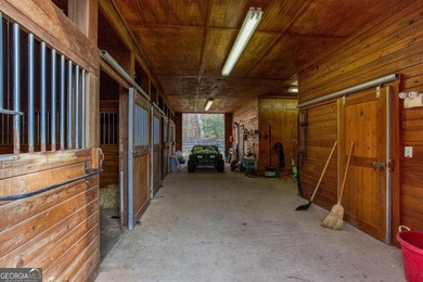 Amazing opportunity to own a 27+ acre equestrian/gentleman farm - photo 8