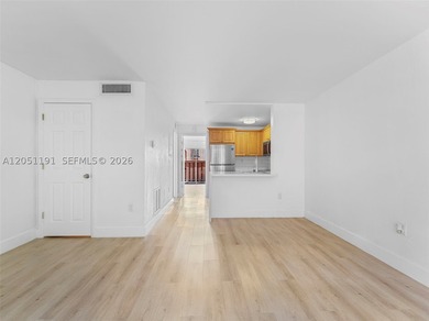 Beautifully renovated condominium in the heart of Miami Lakes - photo 9