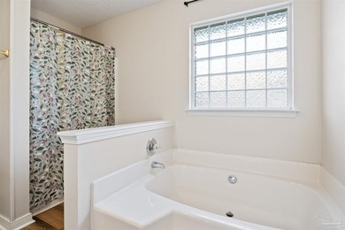 Welcome to 643 Downhaul Drive, a well-maintained, all-brick home - photo 21