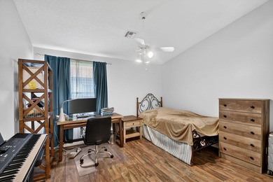 Live in the heart of Wellington! Enjoy A-rated schools and a - photo 29