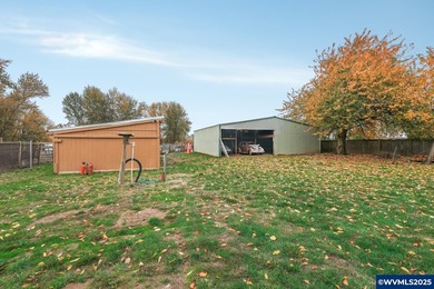 Fantastic property on nearly an acre with territorial views and