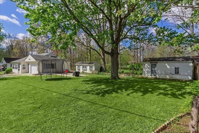 Nestled in the heart of lake living, this charming cottage - photo 31