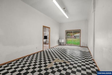 Fantastic property on nearly an acre with territorial views and