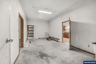 Fantastic property on nearly an acre with territorial views and